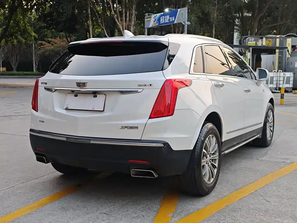 CADILLAC XT5
