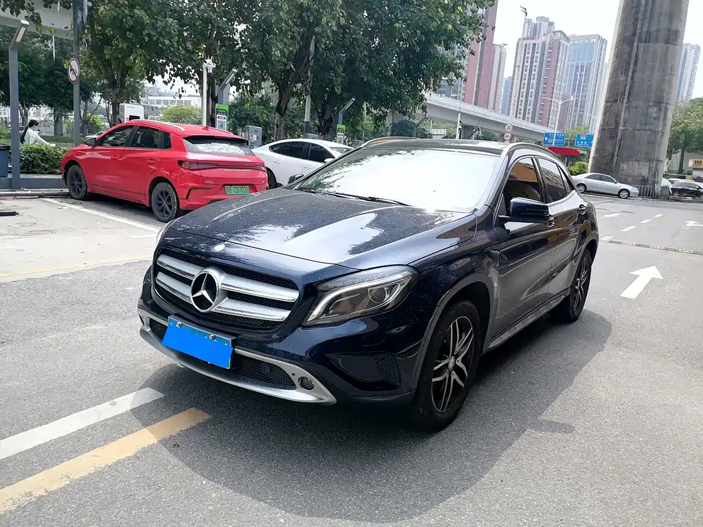 Mercedes-Benz GLA