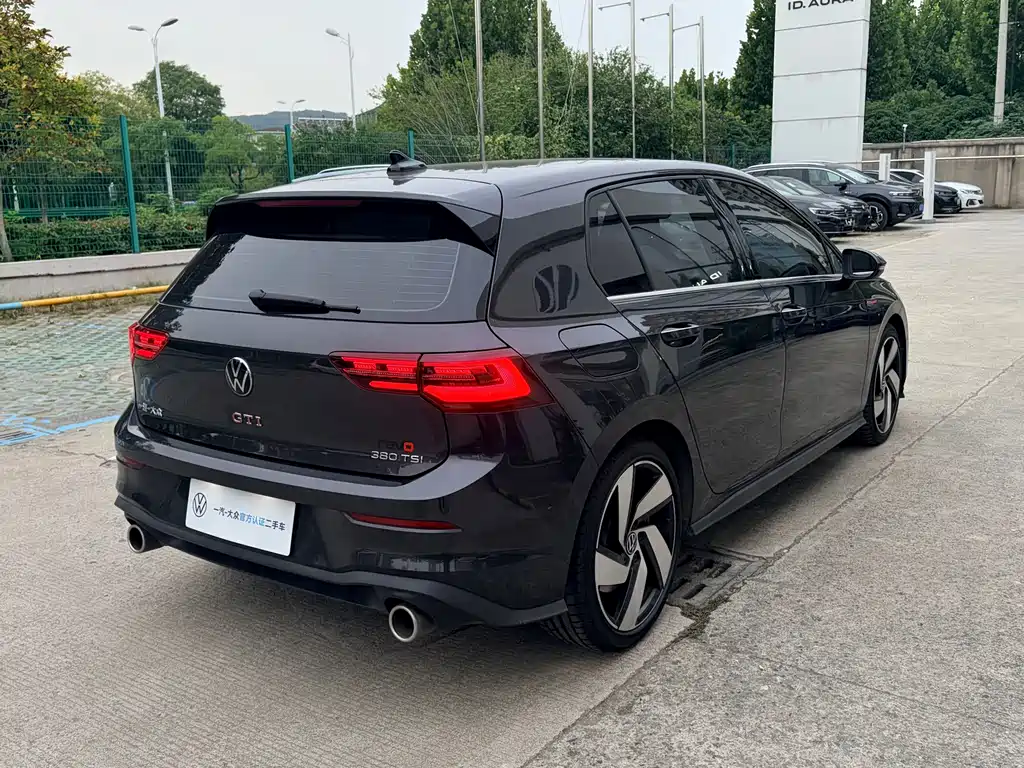 Volkswagen Golf GTI — миниатюра 10
