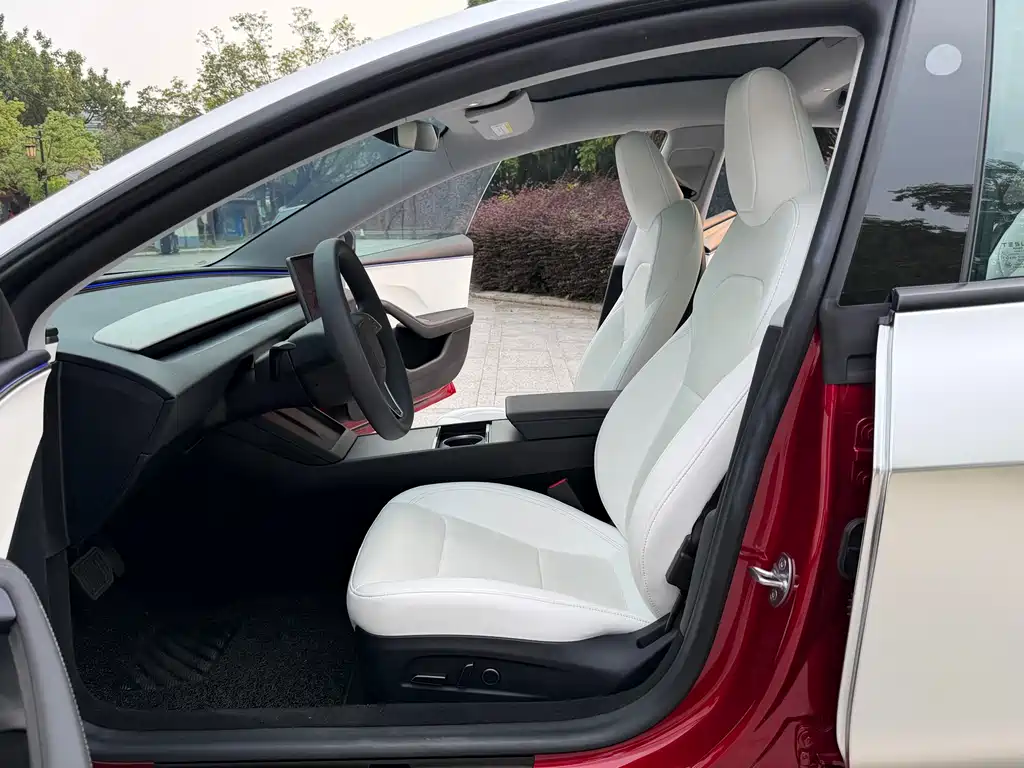 Tesla Model 3 — миниатюра 5