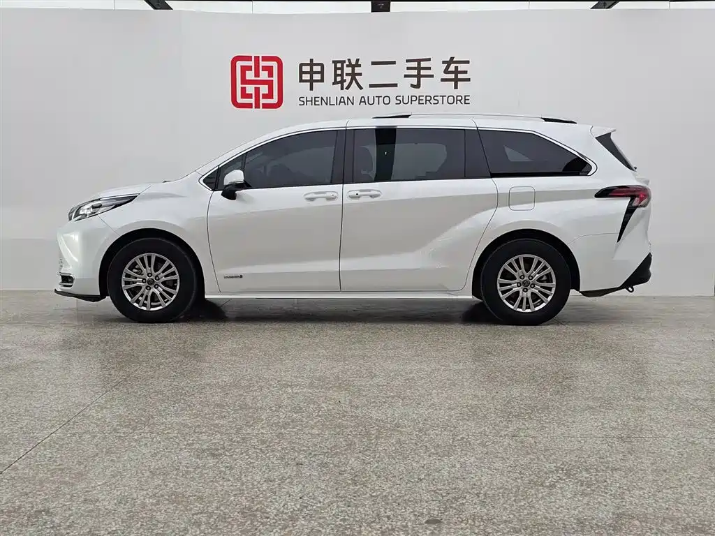 TOYOTA SIENNA