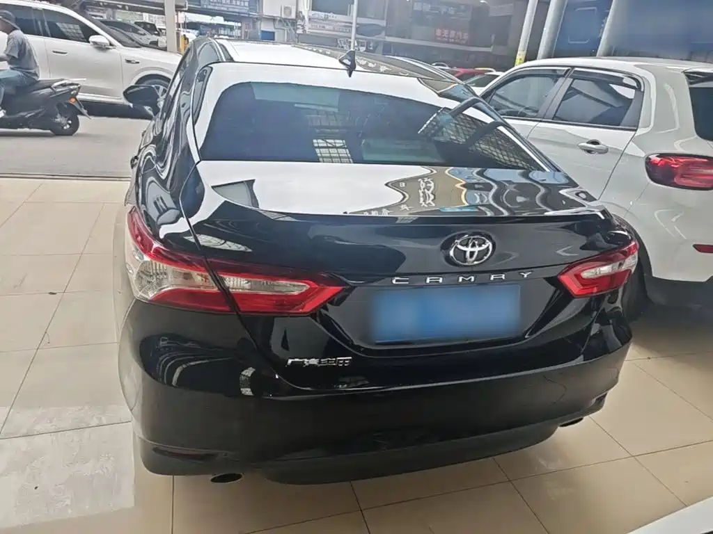 Toyota Camry — миниатюра 6