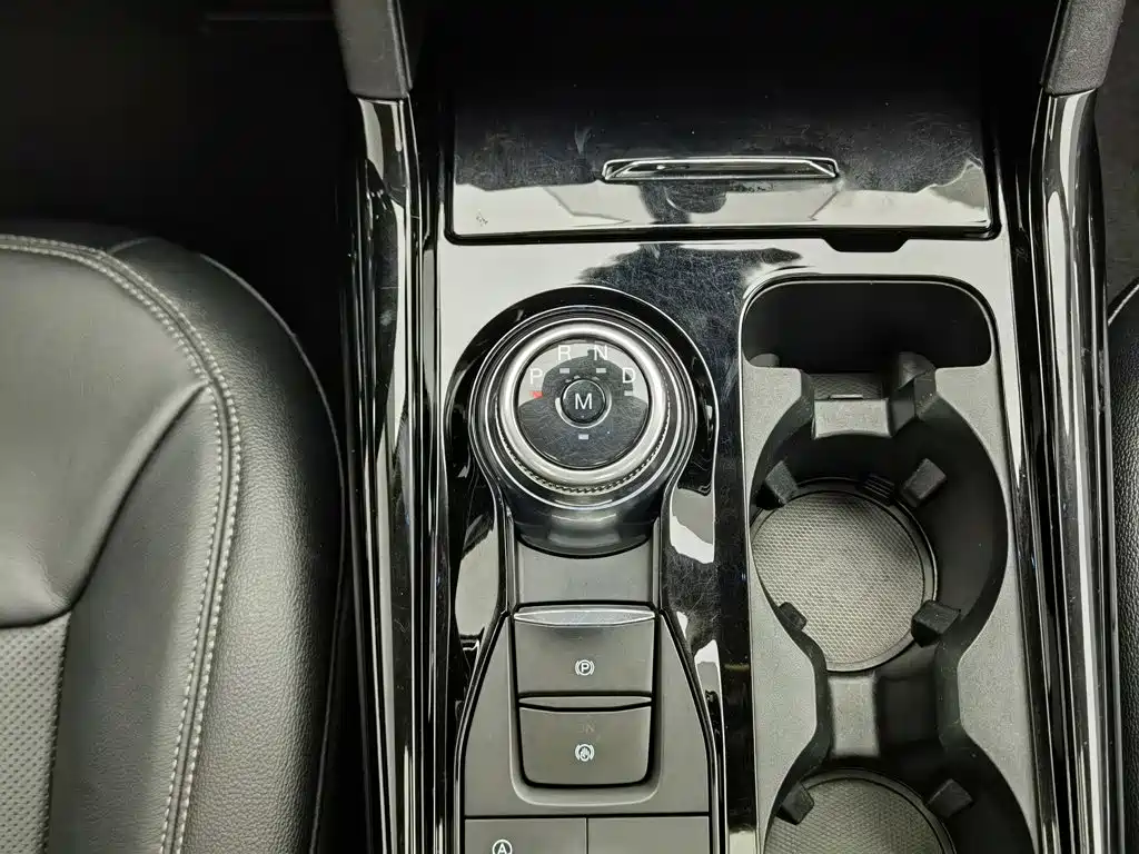 Ford Explorer — миниатюра 13