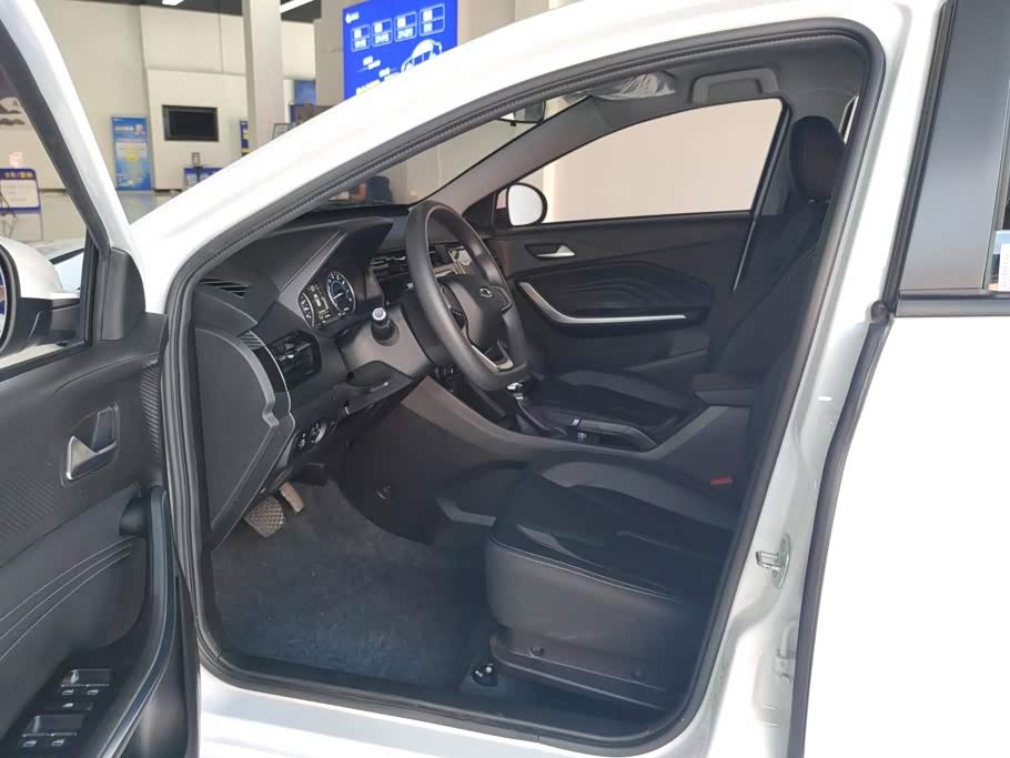 CHERY Tiggo 3x 1.5 л 2025 г. Белый, пробег 10800 км
