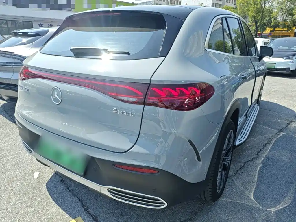 Mercedes-Benz EQE SUV — миниатюра 7