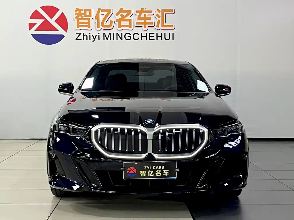 BMW 5 Series — миниатюра 2
