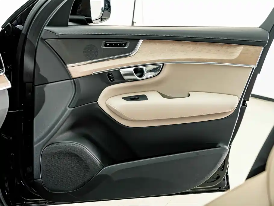 Volvo XC90 PHEV Facelift T8 Smart Vision Luxury Edition 7 seats, фото 16