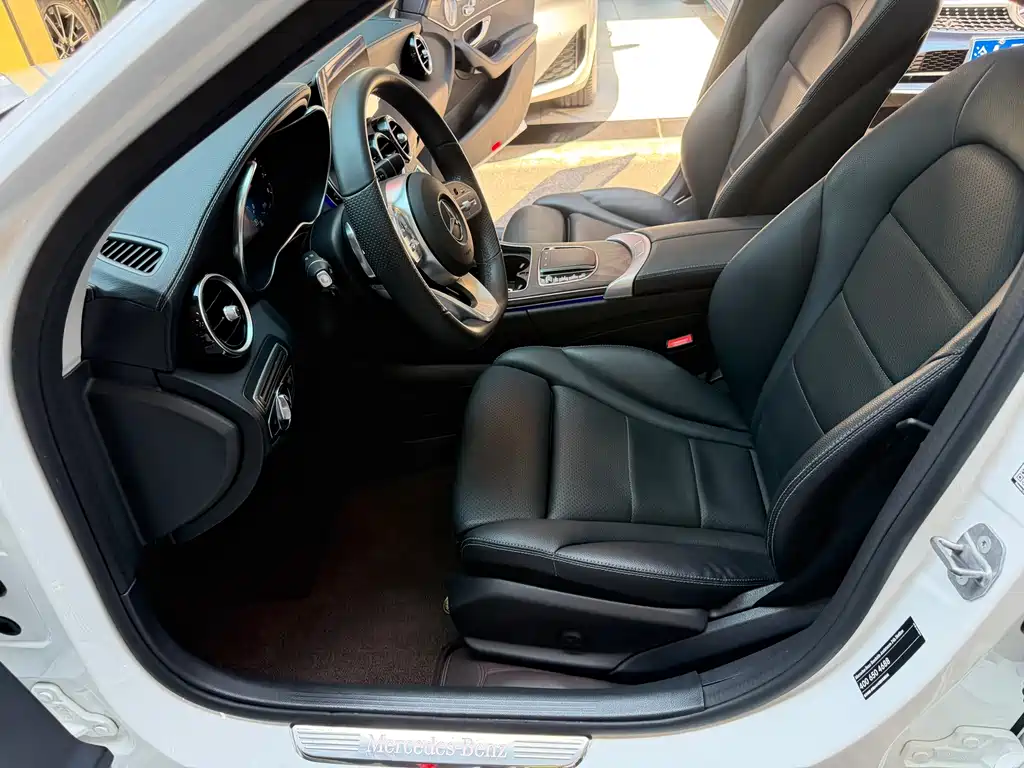 Mercedes-Benz C-Class — миниатюра 11