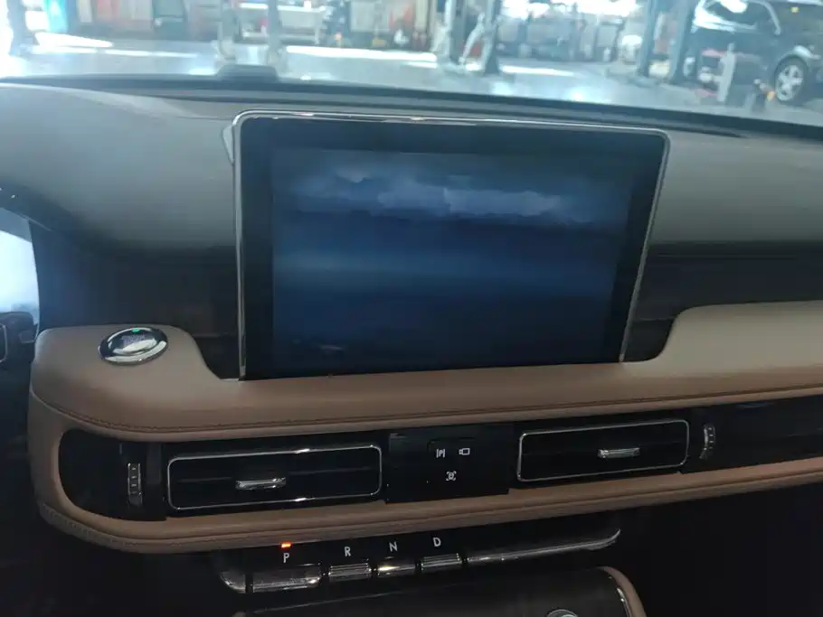 Lincoln Aviator (Import) — миниатюра 13