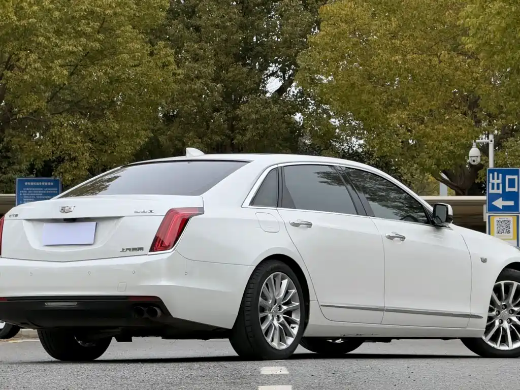 CADILLAC CT6