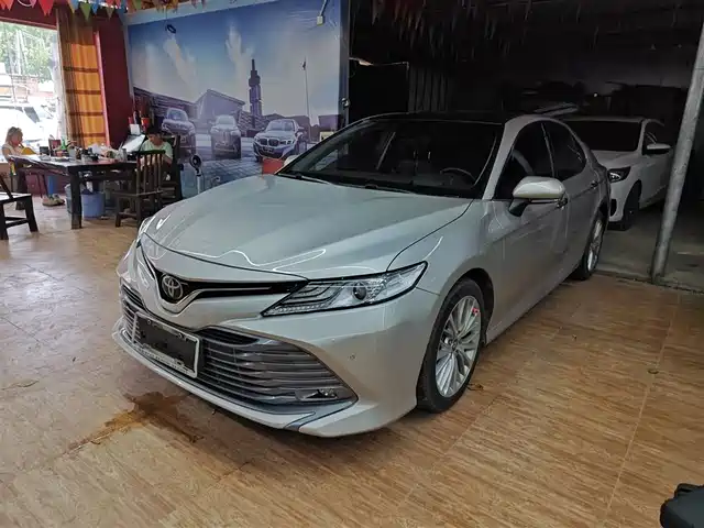 TOYOTA CAMRY 2020