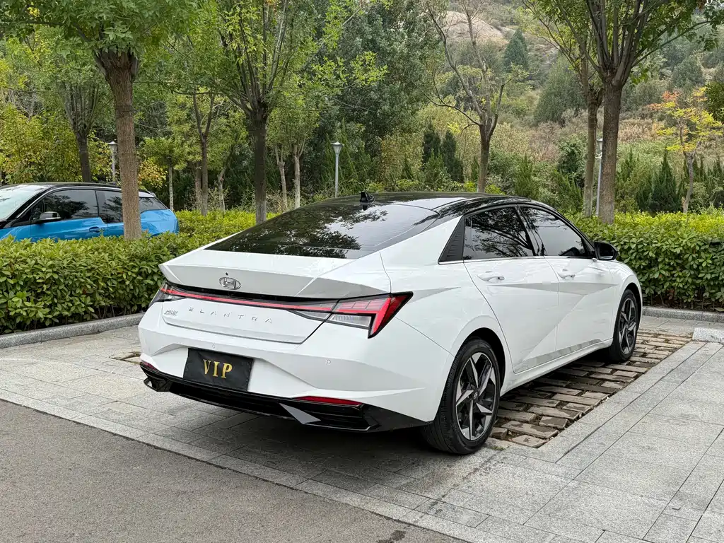 Hyundai Elantra — миниатюра 15