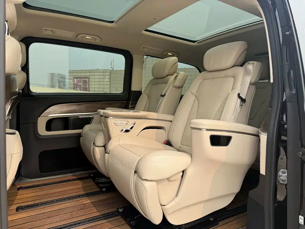 Mercedes-Benz V-Class — миниатюра 11