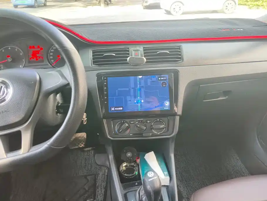 Volkswagen Santana — миниатюра 13