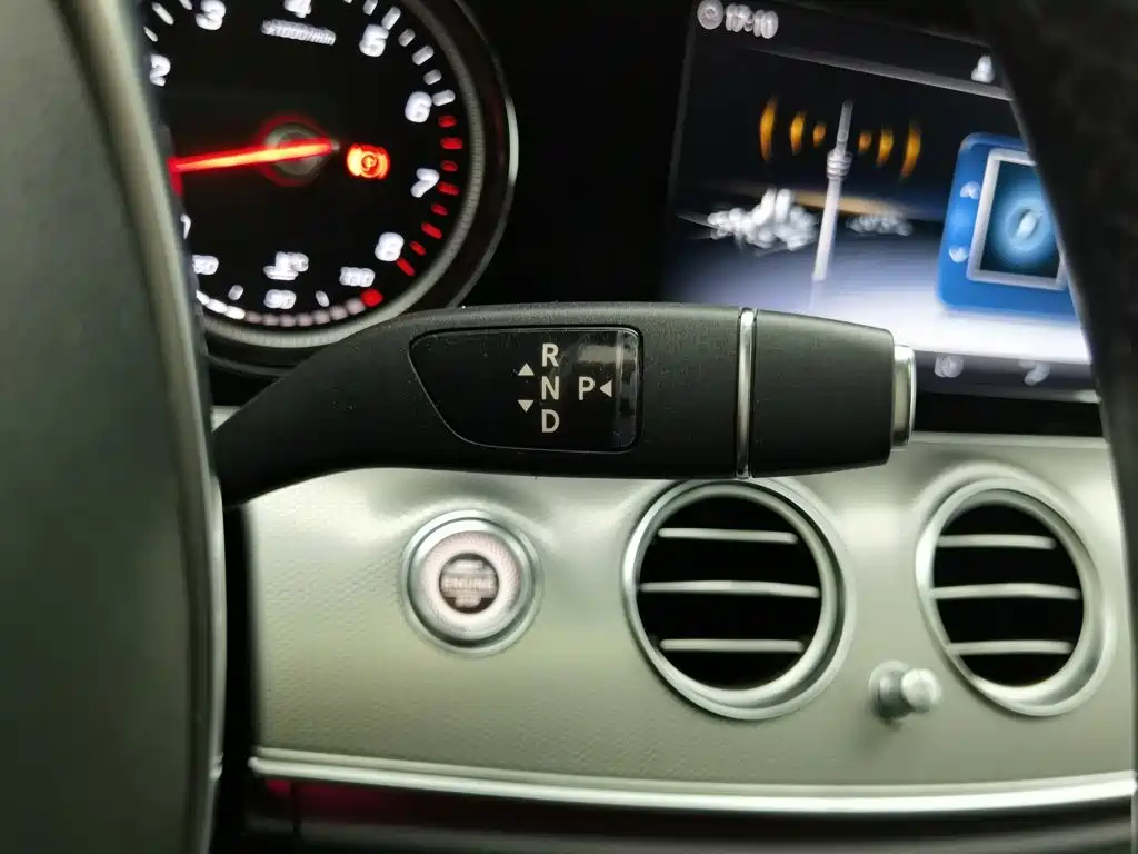 Mercedes-Benz E-Class — миниатюра 13
