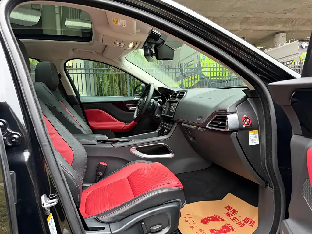 Jaguar F-PACE — миниатюра 10