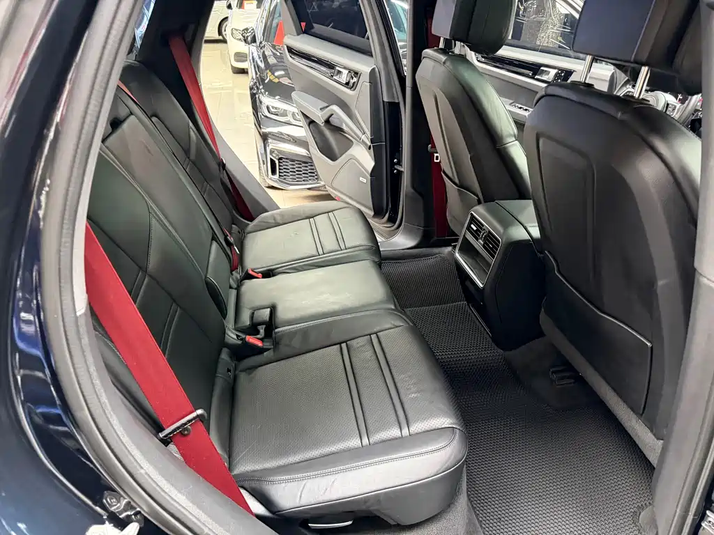 Porsche Cayenne — миниатюра 25