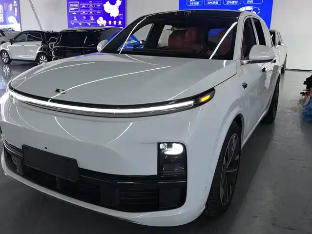 2025 Li Xiang L8