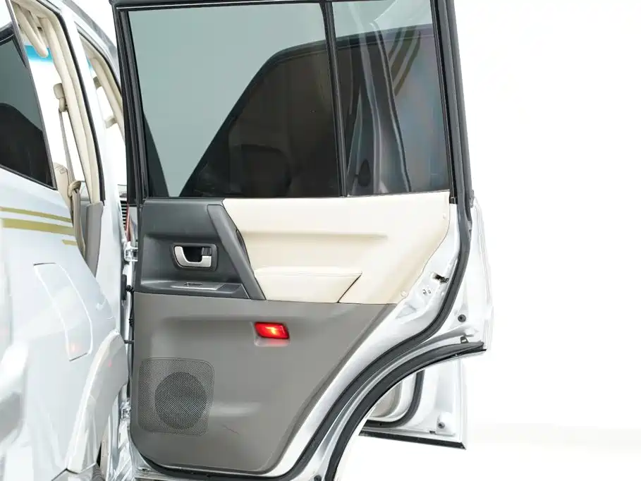 Mitsubishi Pajero — миниатюра 25