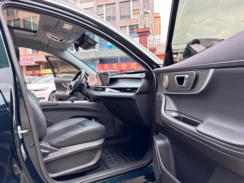 Chery Tiggo 8 PRO NEV — миниатюра 8
