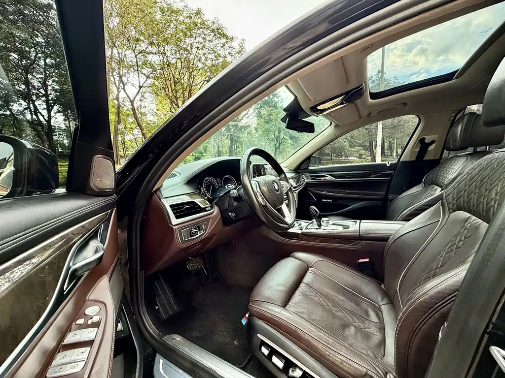 BMW 7 Series 7 2016 740Li Lead