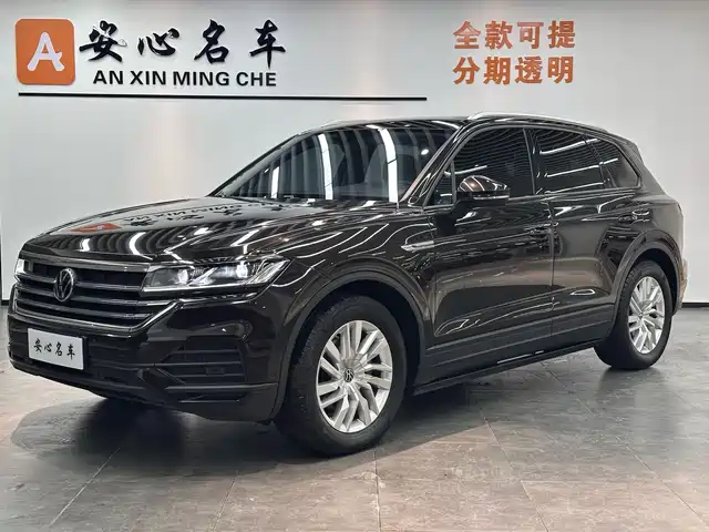 VOLKSWAGEN TOUAREG