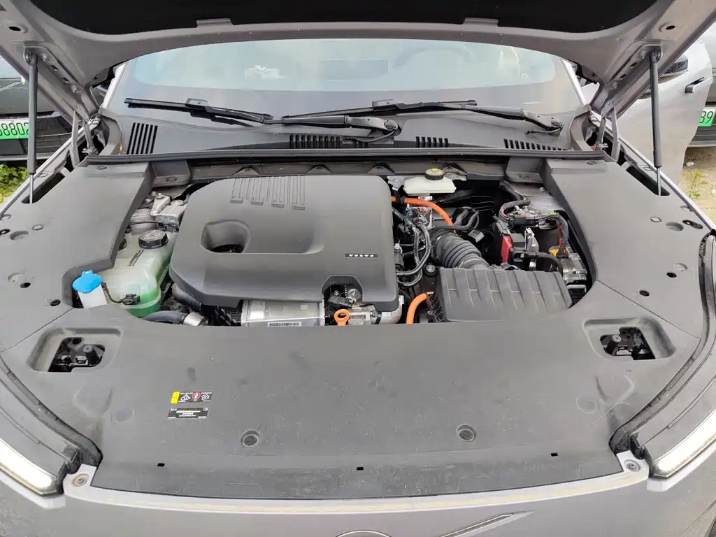 Volvo гибрид Volvo XC70 plug-in — миниатюра 5