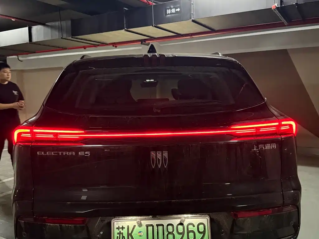 Buick E5 — миниатюра 5