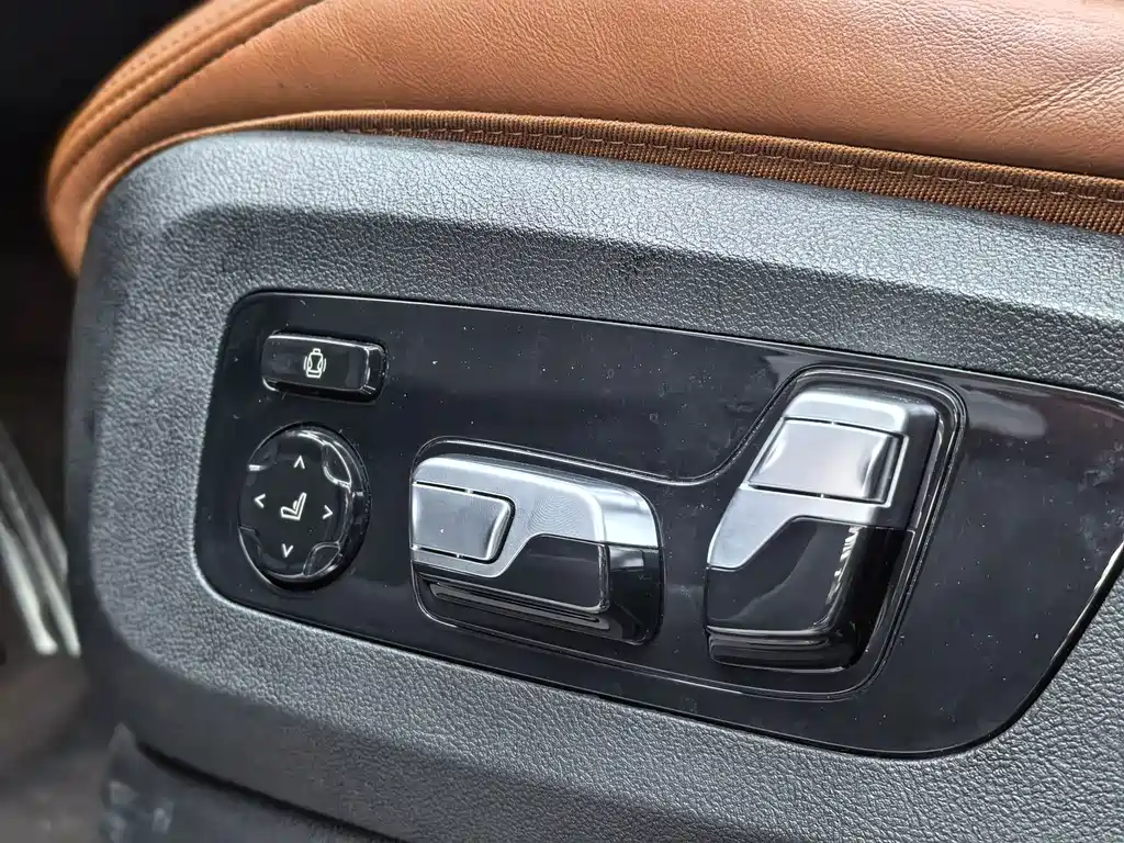 BMW X7 — миниатюра 23