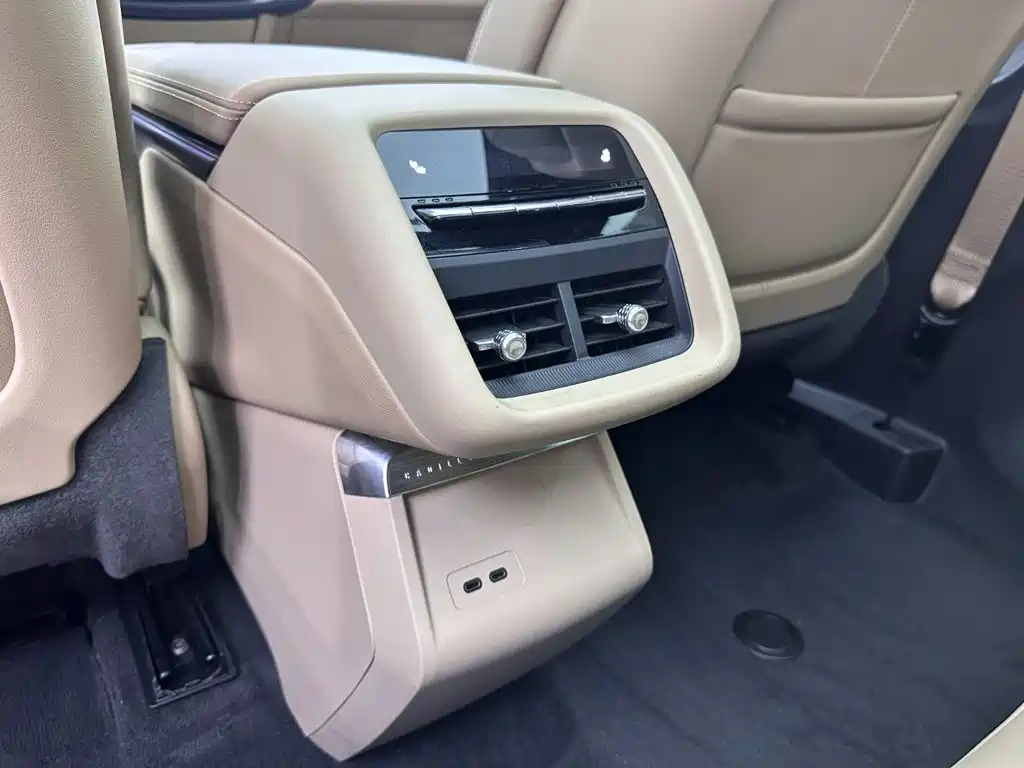 Cadillac Lyriq — миниатюра 24