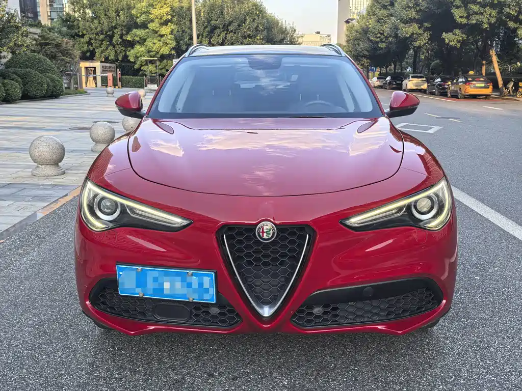 Alfa Romeo Stelvio — миниатюра 8