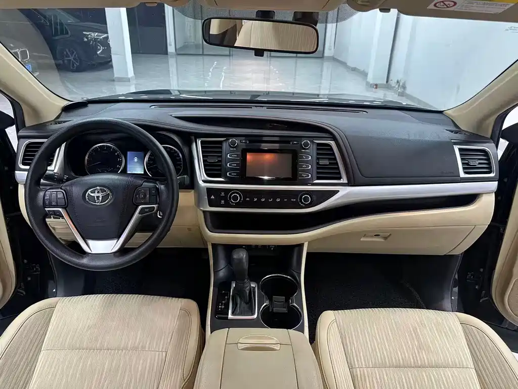 Toyota Highlander — миниатюра 9