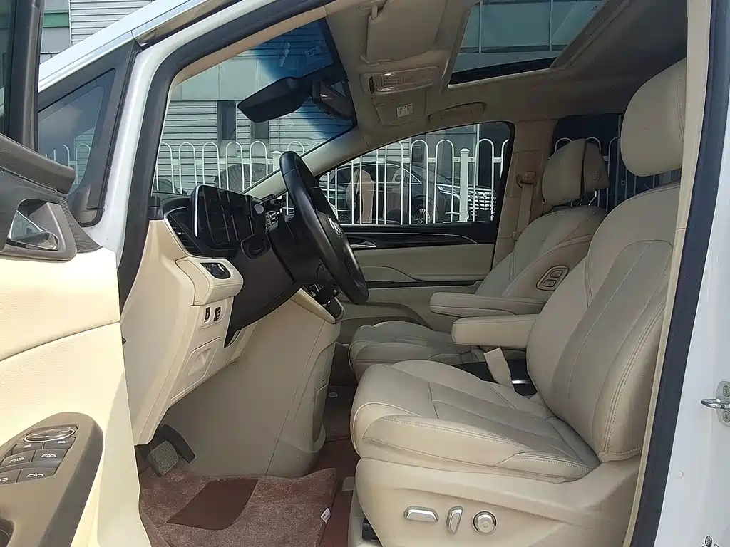 Buick GL8 — миниатюра 14