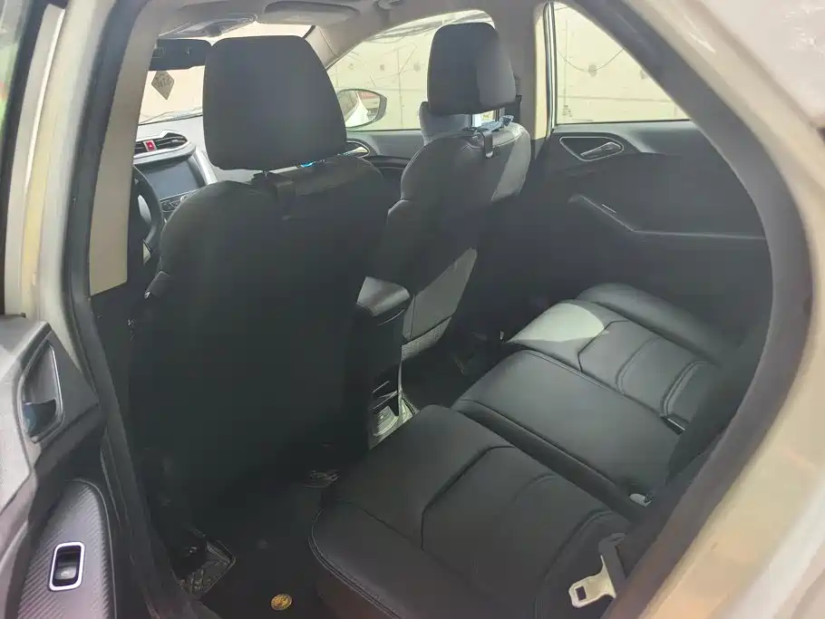 BYD Yuan EV — миниатюра 11