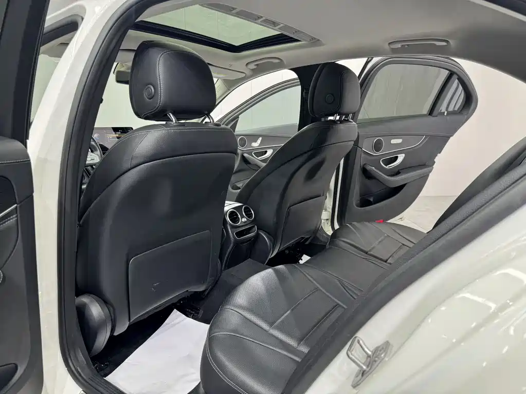 Mercedes-Benz C-Class — миниатюра 10