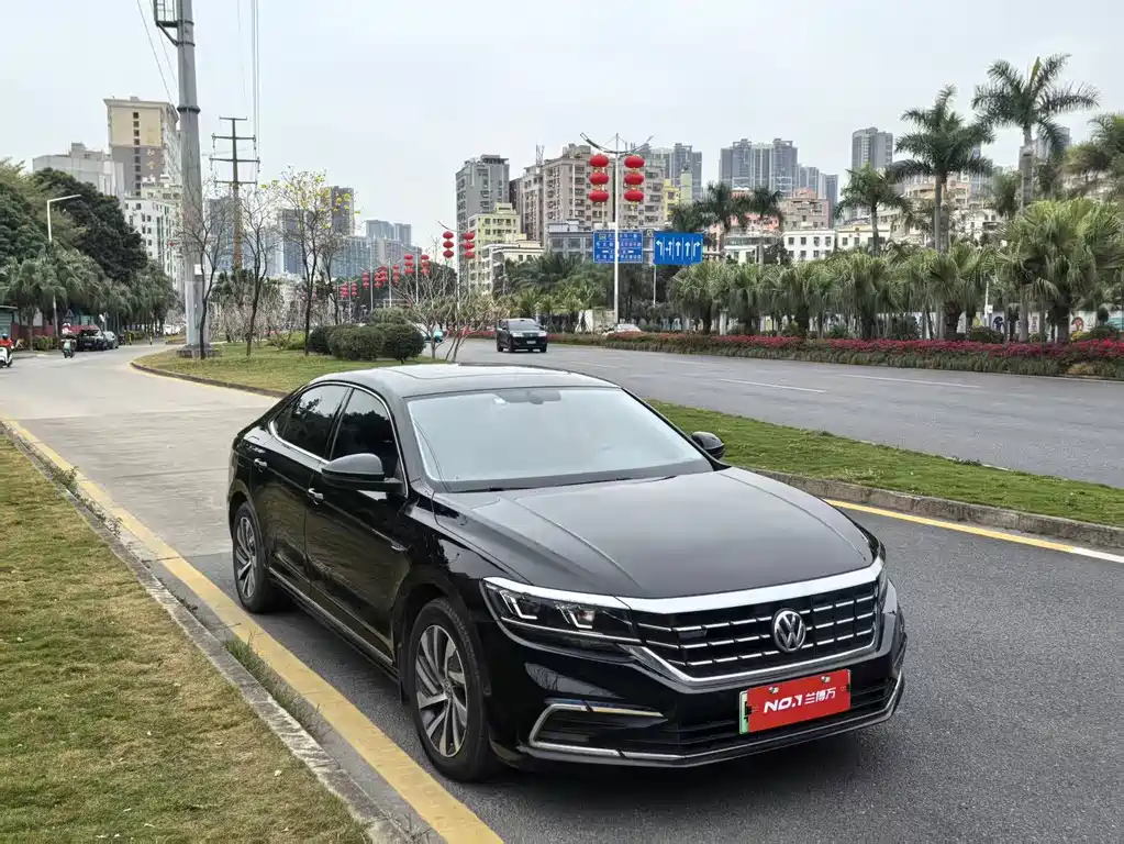 VOLKSWAGEN PASSAT NEW ENERGY