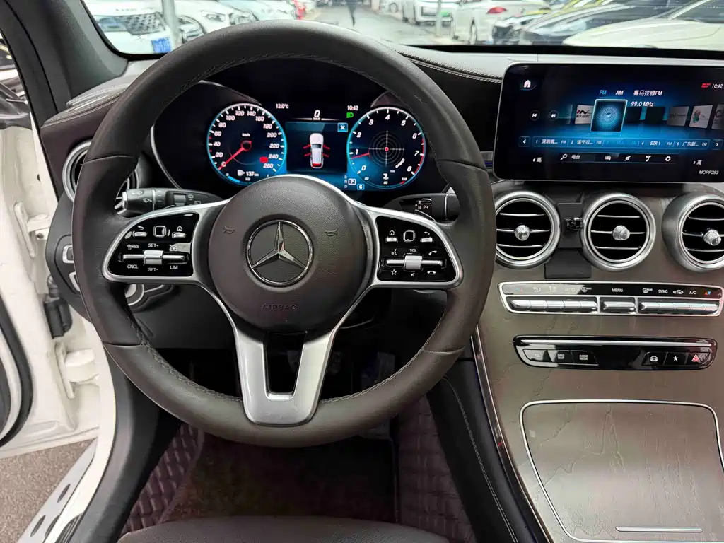 Mercedes-Benz GLC — миниатюра 15