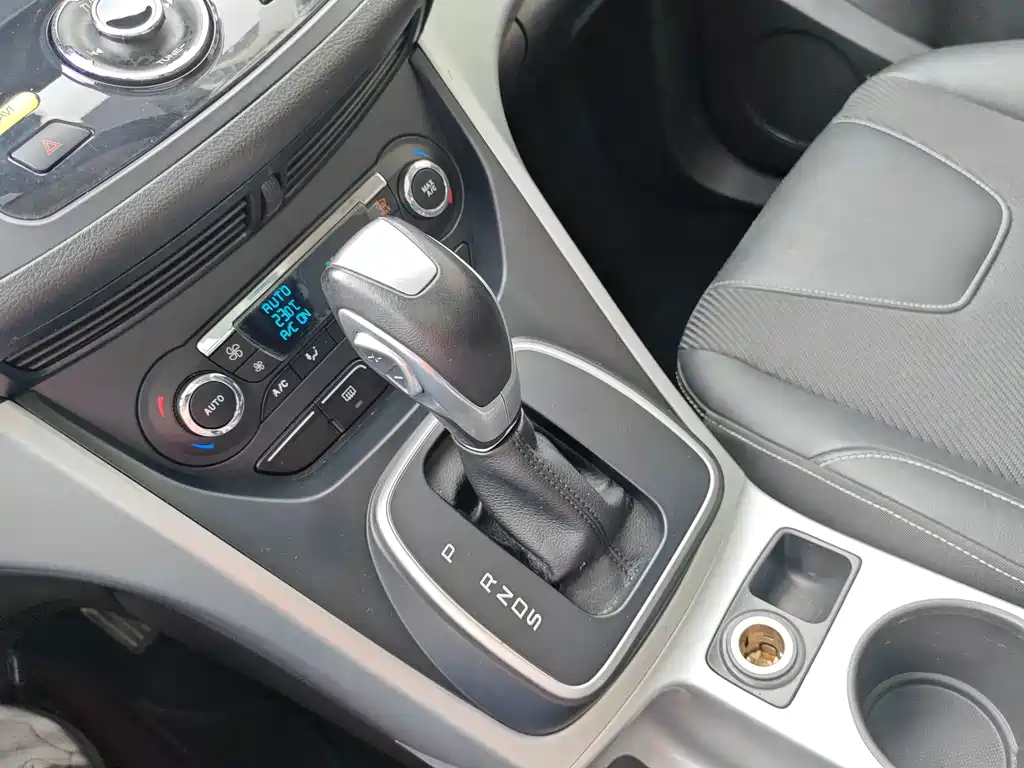 Ford Kuga — миниатюра 19