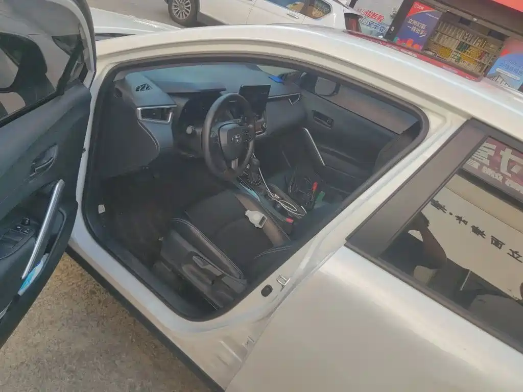 Toyota Corolla Cross — миниатюра 20