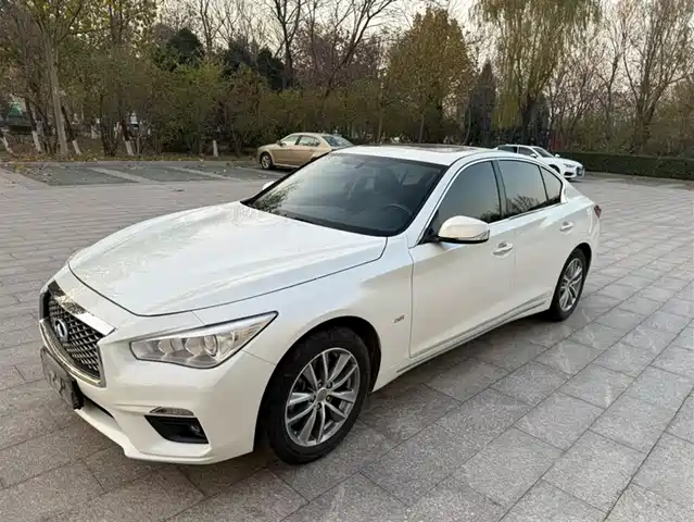 INFINITI Q50L