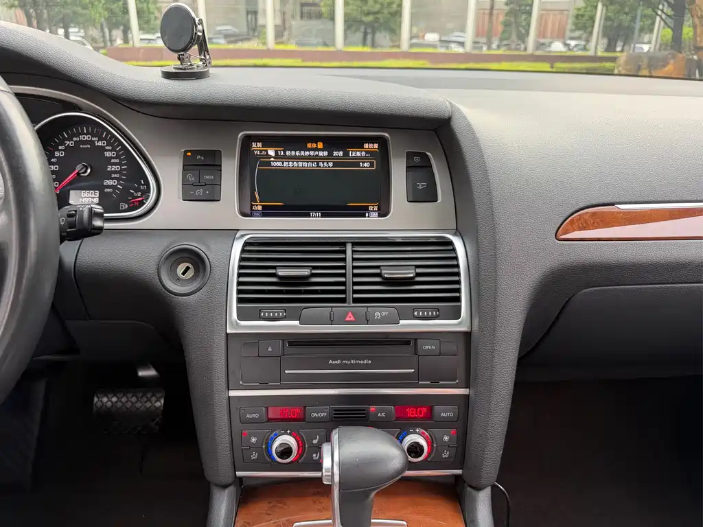 Audi Q7 — миниатюра 11