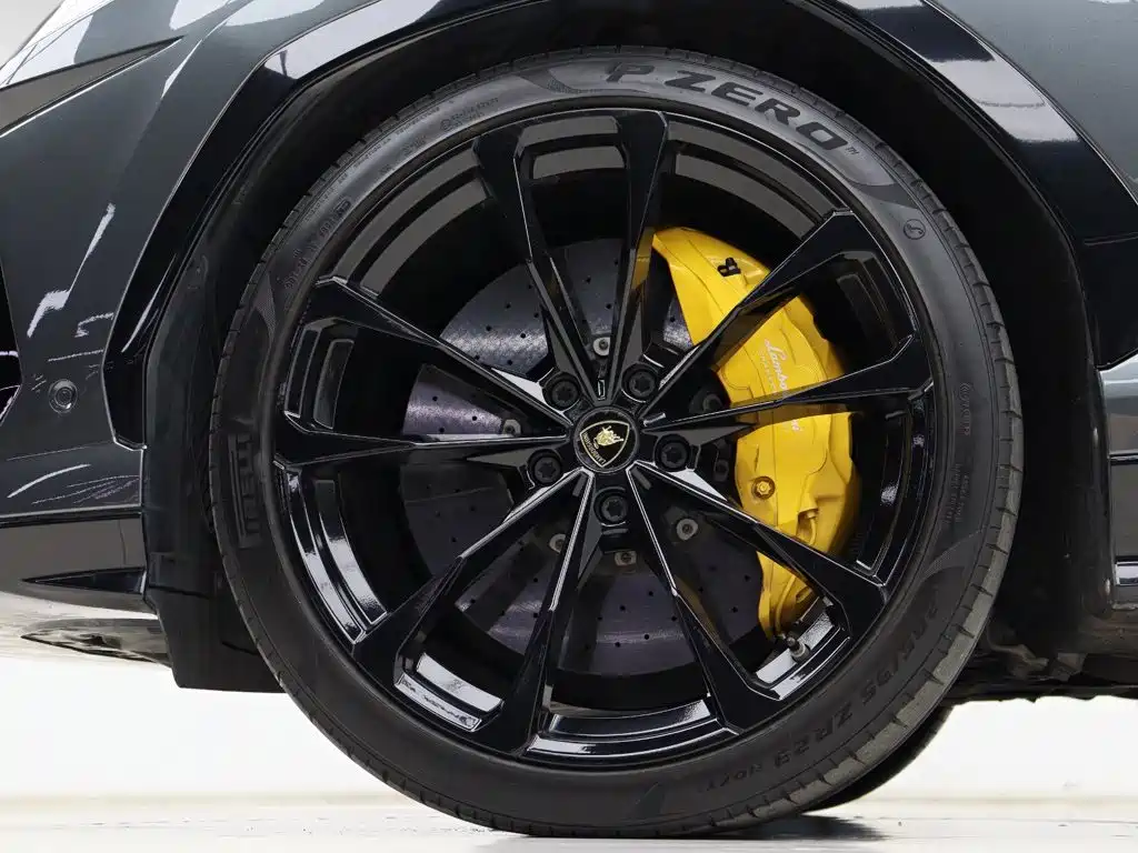 Lamborghini Urus — миниатюра 35