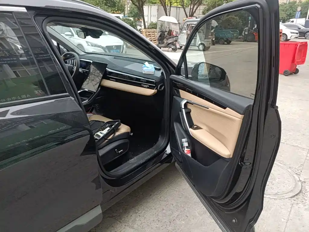 Geely Boyue L — миниатюра 18