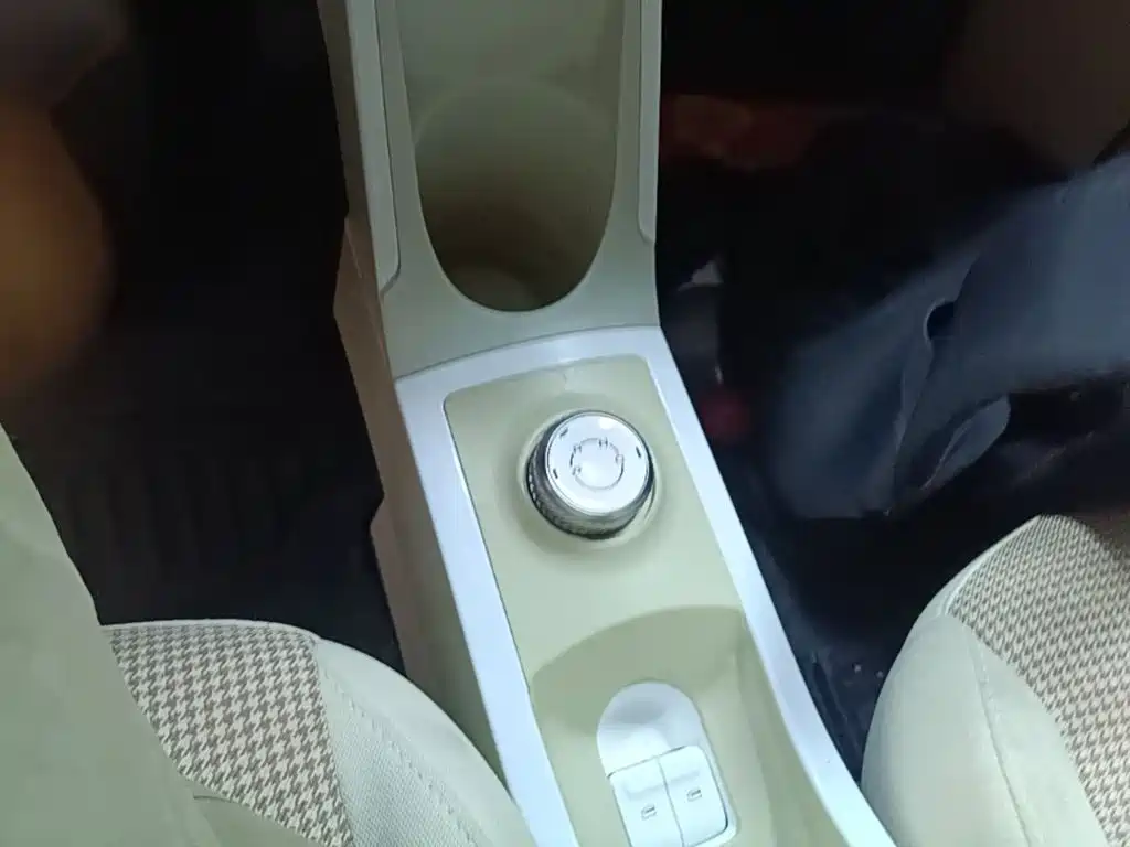 Wuling MINIEV — миниатюра 7