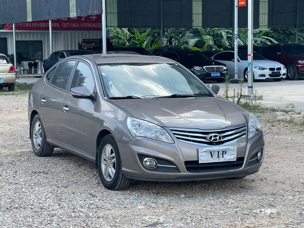 Hyundai Elantra — миниатюра 3