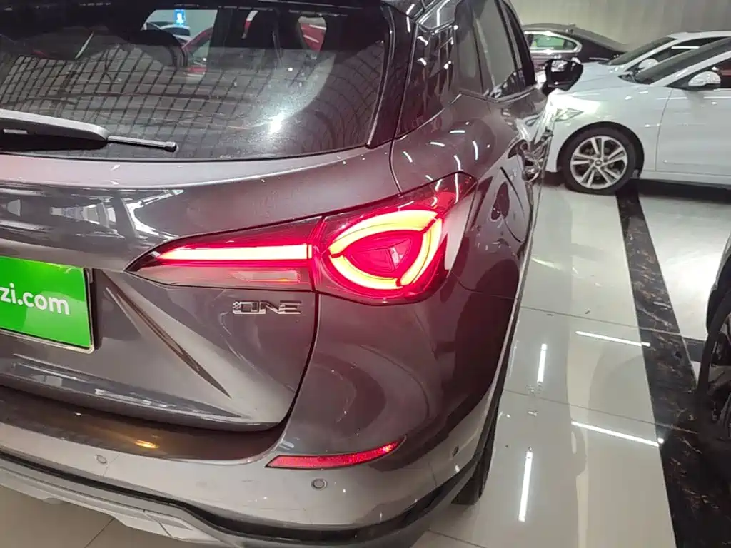 MG MG ONE — миниатюра 8