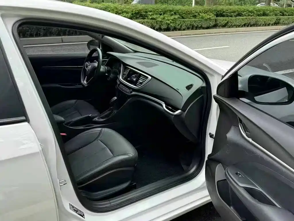 Buick Excelle — миниатюра 8