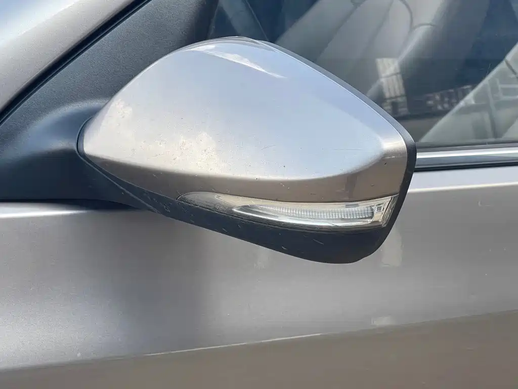Hyundai Elantra — миниатюра 10
