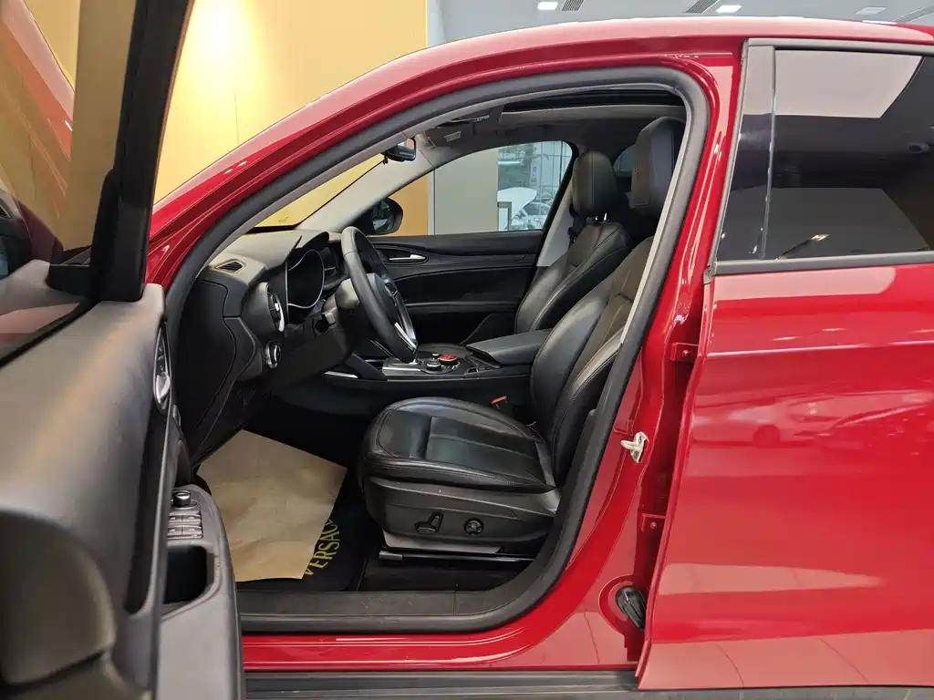 Alfa Romeo Stelvio — миниатюра 13