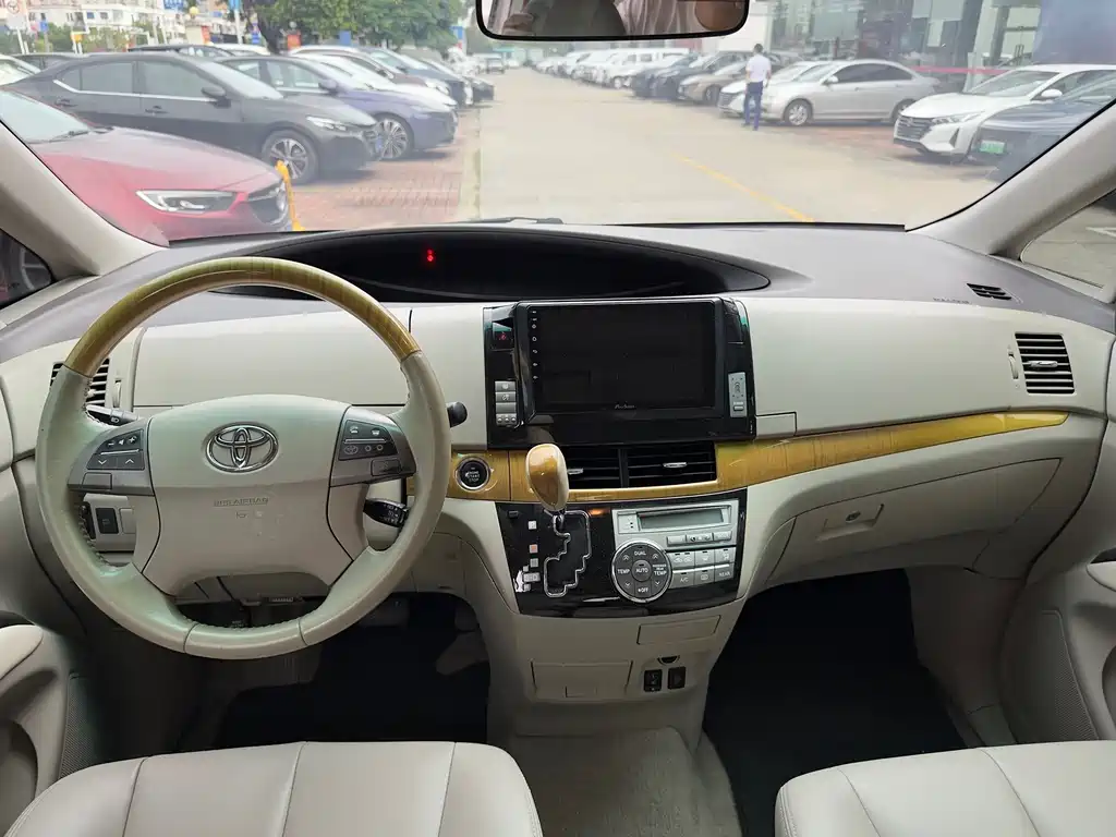Toyota Previa — миниатюра 9